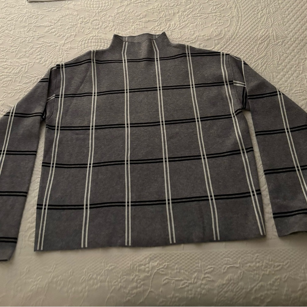 Max Studio Color Block Top - Picture 4 of 5